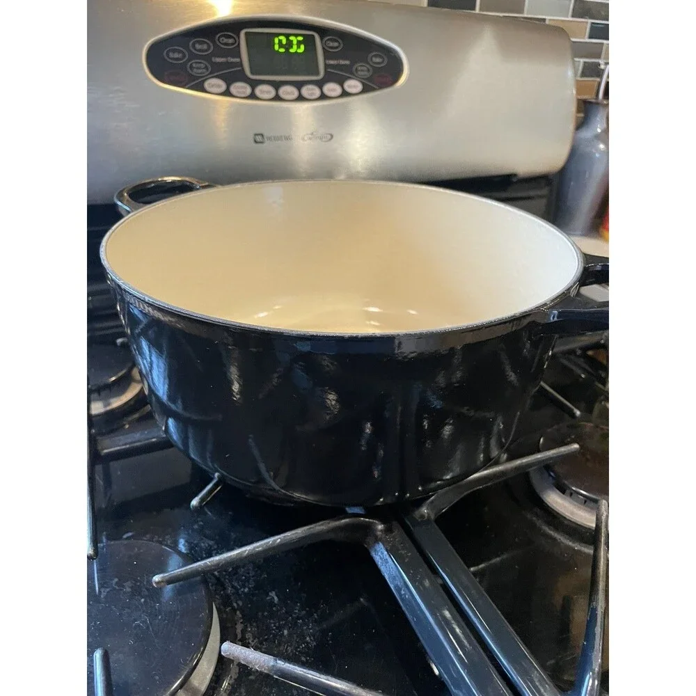 Le Creuset #26 5.5 Qt Round Dutch Oven Shiny Black Onyx Enamel Cast Iron France